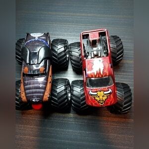 Hot Wheels Monster Jam Truck lot el matador and mutt Rottweiler